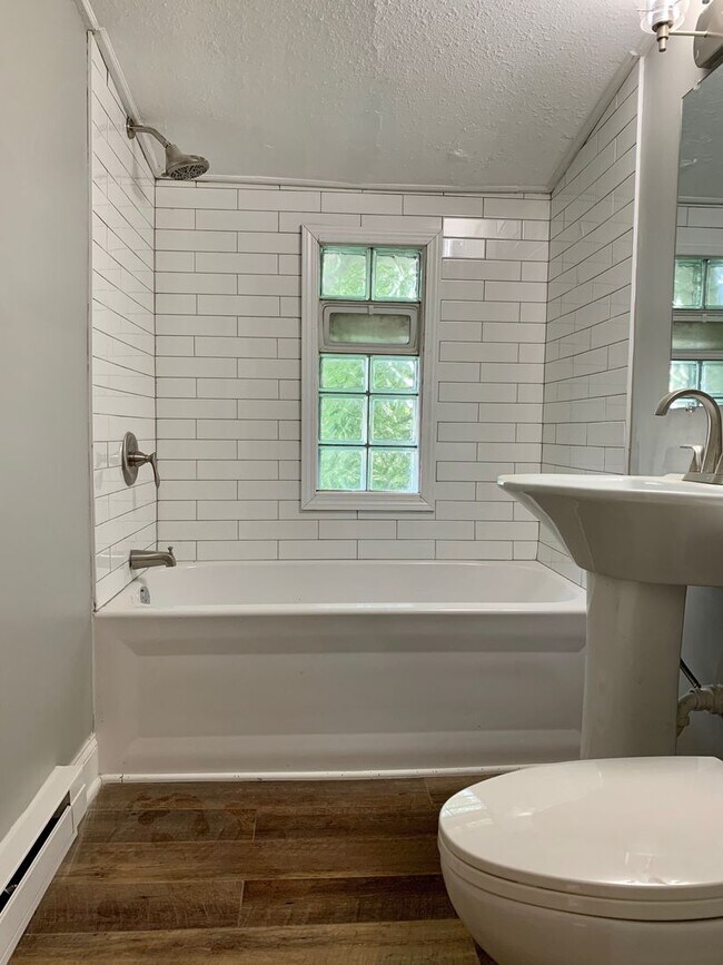 Photo - Beautiful 6 bedroom house in St. Paul!!