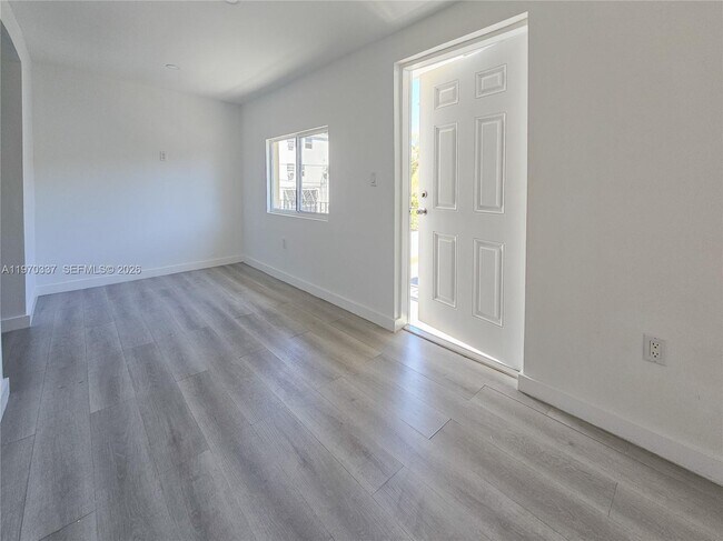 Photo - 2669 SW 9th St Unit 5