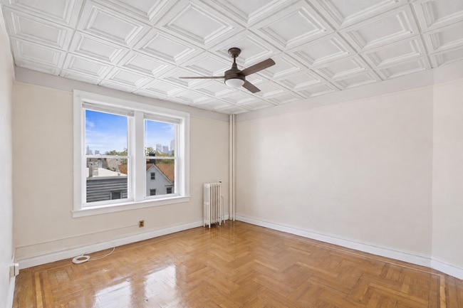 Building Photo - 3718 Park Ave Unit D2
