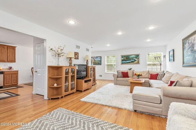 Photo - 205 Conover Pl