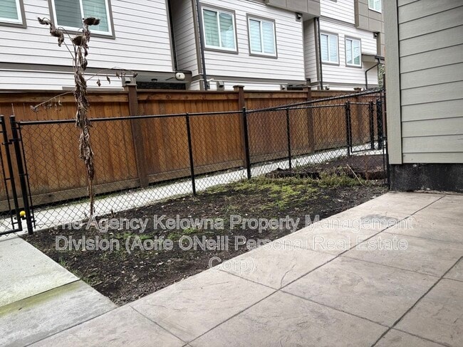 Photo - 1308 Rutland Rd N