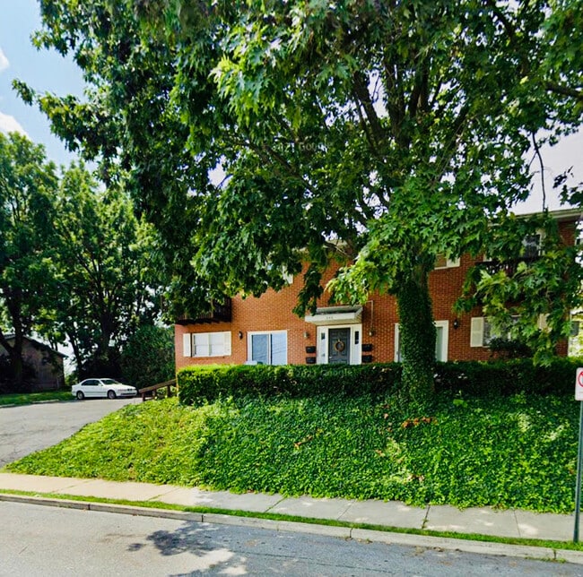 Building Photo - 848 N 16th St Unit 2