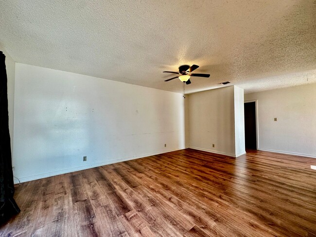 Photo - Bowie Trust-Mack Hollimon Duplex Unit 214 Mack Hollimon