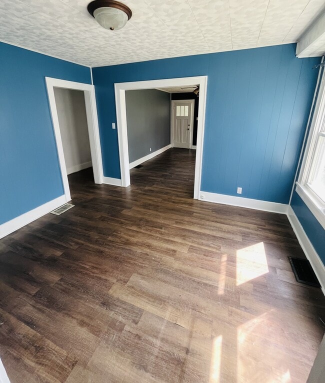 Photo - 215 S Kosciusko St