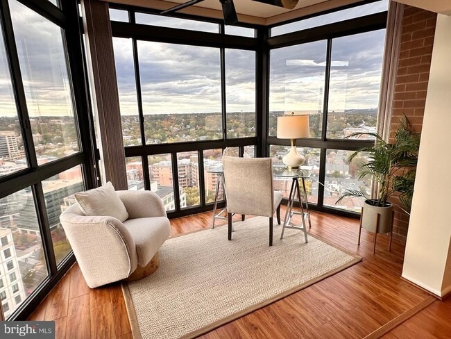 Photo - 900 N Stafford St Unidad 2632