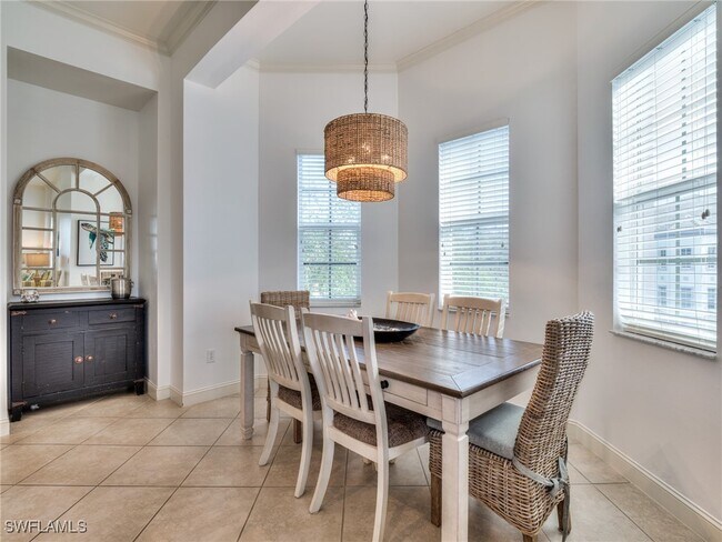 Building Photo - 3921 Kens Way Unit 2301