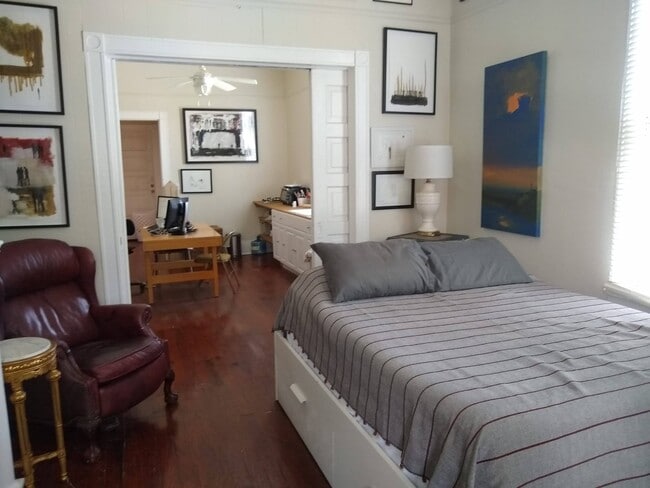 Building Photo - Gem in the Bywater 4 - Studio