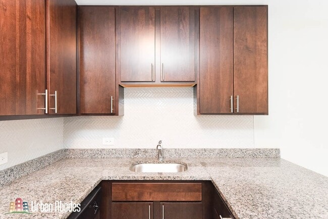 Building Photo - 1437 N Dearborn St Unit 2J