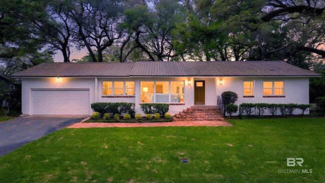 Photo - 380 S Church St