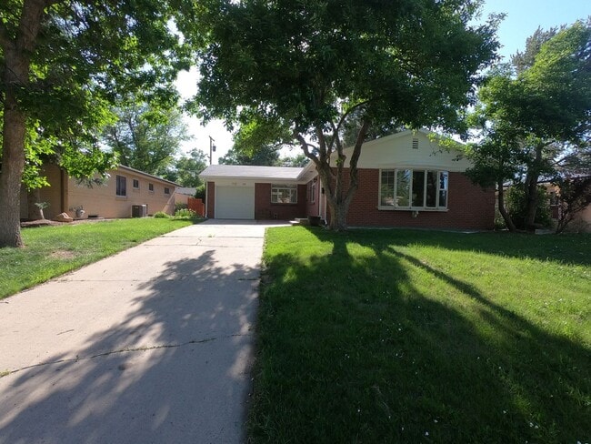 Photo - Beautifully remodeled 3 bed 2.5 bath house in Broomfield