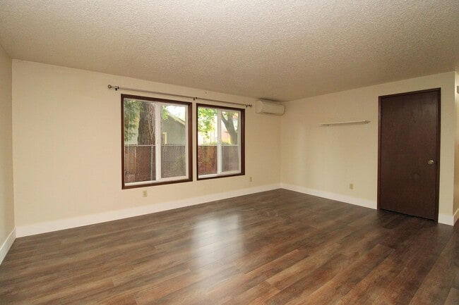 Photo - 1680 SE Rex St Unidad 2