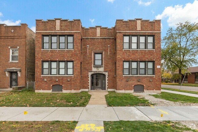 Building Photo - 7202 S Indiana Ave Unit 2R Rental