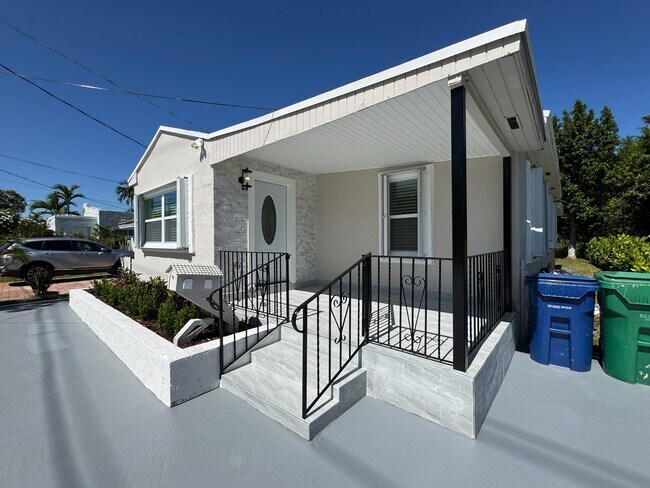 Building Photo - 2117 SW 62nd Ave Rental