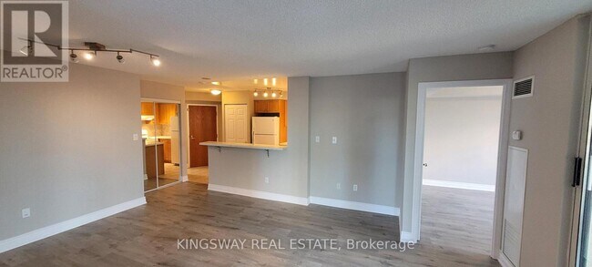 Photo - 7 Lorraine Dr Unit 812