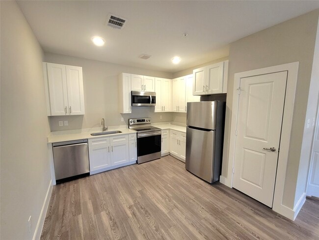 Building Photo - 1620 Oak Tree Dr Unit 1306 Rental