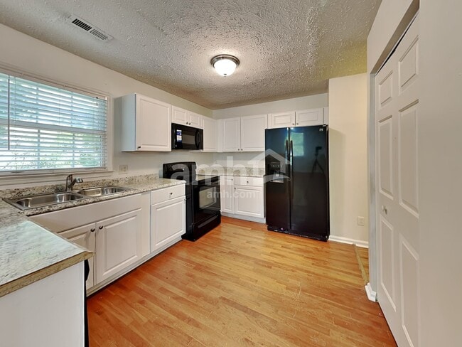 Photo - 210 Wood Valley Ct