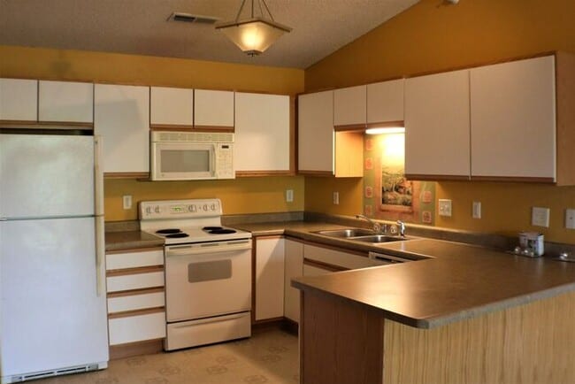 Photo - $1,175 | 2 Bedroom, 1 Bathroom Condo | Pet...