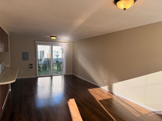 Building Photo - TFSC-B7300 Unit 403