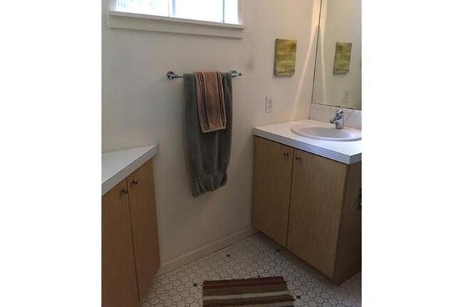 Bathroom - 300 Crockett St Unit 329