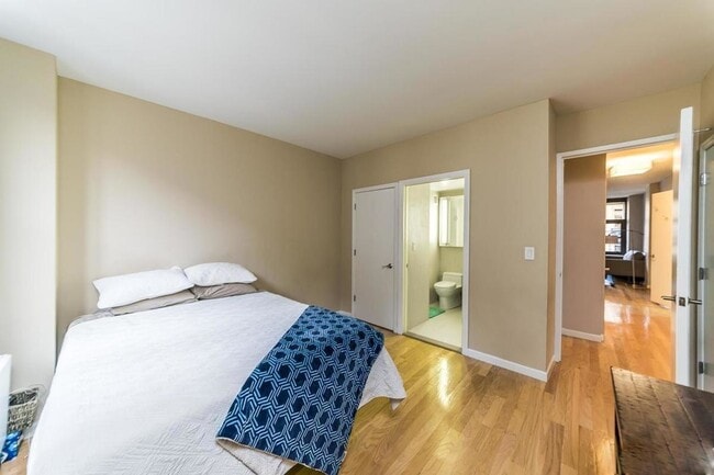 Photo - 327 E 47th St Unit 8C