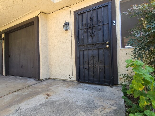Building Photo - 318 N Nicholson Ave Unit #2