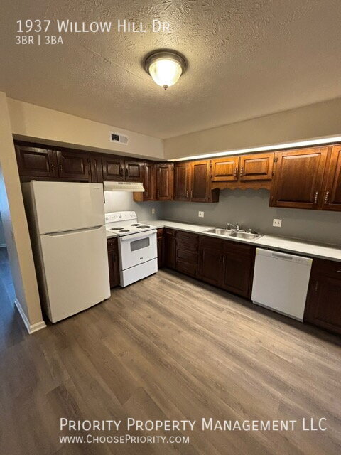 Photo - 1937 Willow Hill Dr