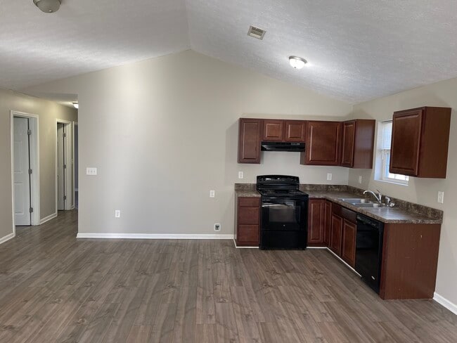 Photo - 372 Overlook Dr