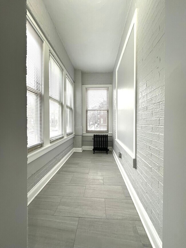 Photo - 1214 W Rosemont Ave Unit 1224-1