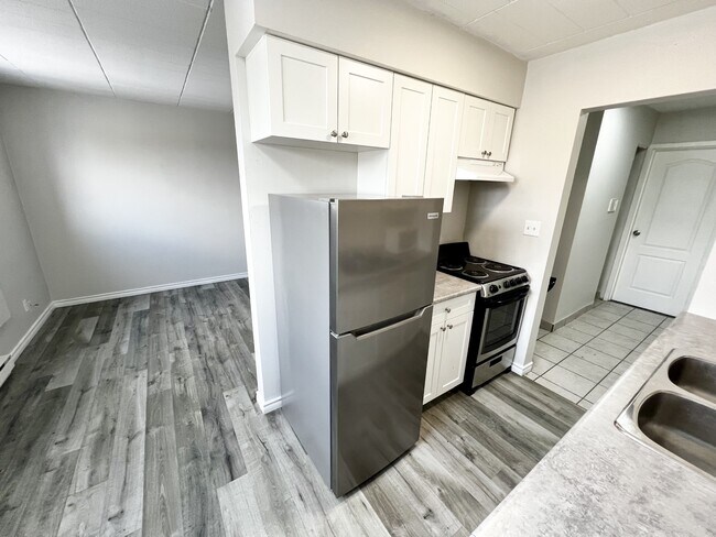 Photo - 591 Wellington Ave Unit 101