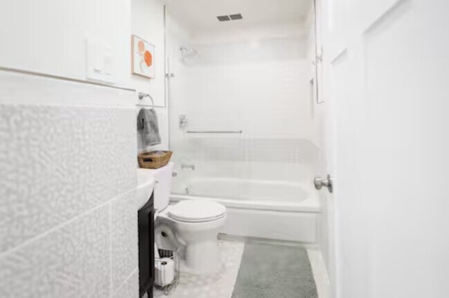 Photo - 769 Denver St