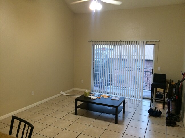 Photo - 2401 Leon St