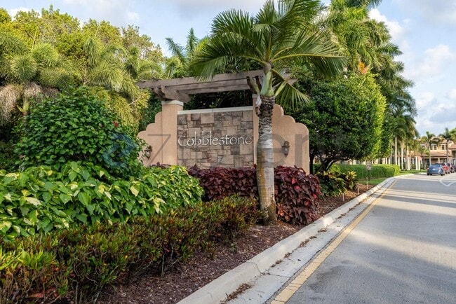 Photo - 708 SW 147th Ave