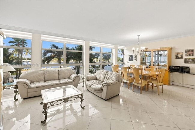 Photo - 5055 Collins Ave Unidad 2J