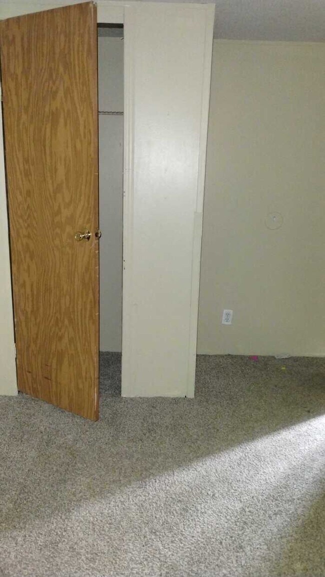 Photo - For sale ONLY** 1995 Fleetwood mobile home...