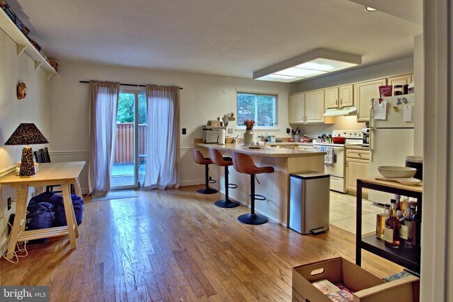 Photo - 1450 Greenmont Ct
