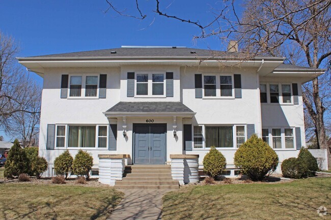 Building Photo - Fully Furnished 2 Bedroom Apartment for Rent! Unit 600 E 21st St. #2