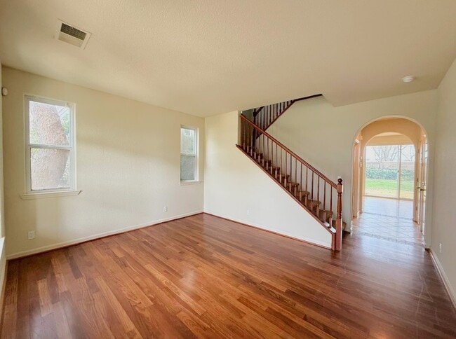 Photo - 4290 Lasalle Dr