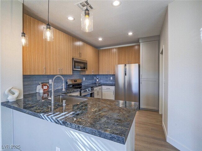 Building Photo - 1510 Fieldbrook St