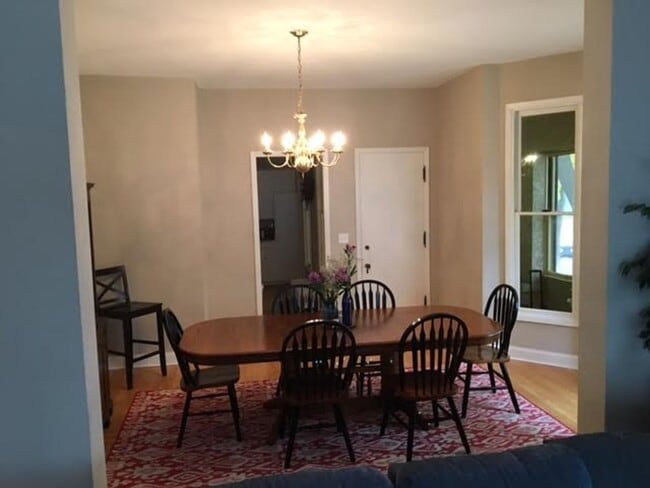 Photo - 629 6th St SE Unit #1 (3br)