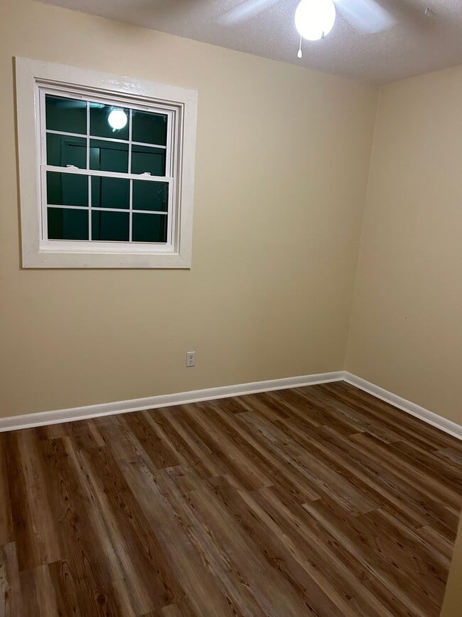 Photo - 4 bedroom and 2 bathroom