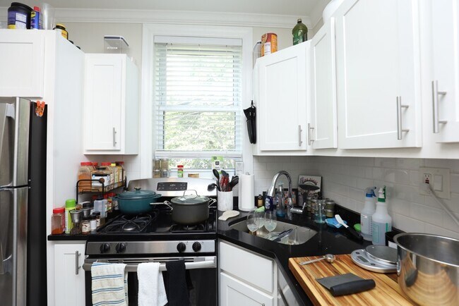 Photo - 646 W Roscoe St Unidad N2