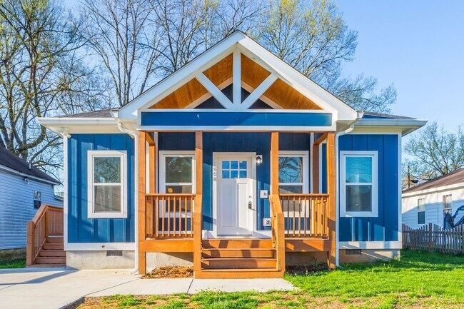 Photo - Downtown 3 bedroom Cottage