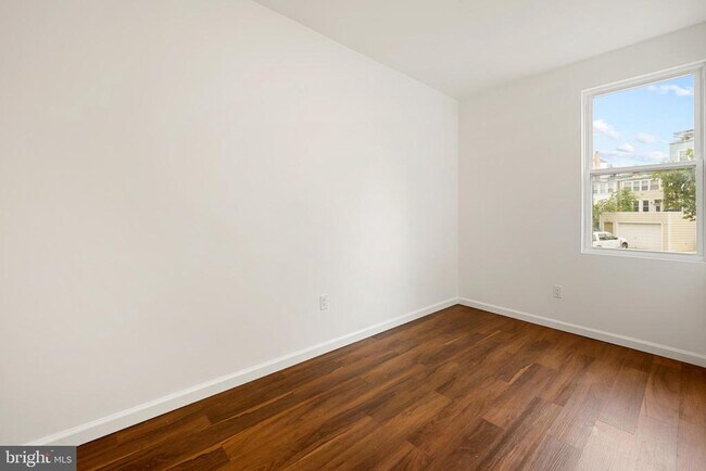 Photo - 1838 C St SE Unit 2