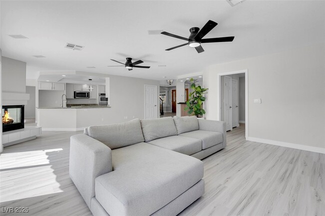 Building Photo - 3604 N Campbell Rd Rental
