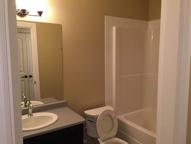 Photo - 8315-8387 87 Ave