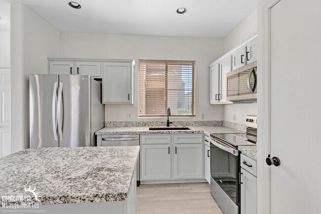 Photo - Stunning 3Bdm 2.5Ba Home in Prime North Phoenix Location!