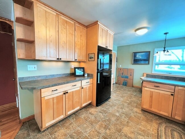 Photo - Spacious Midtown Two Bedroom with Utilitie...