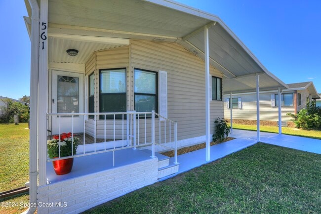 Photo - 561 Dolphin Cir