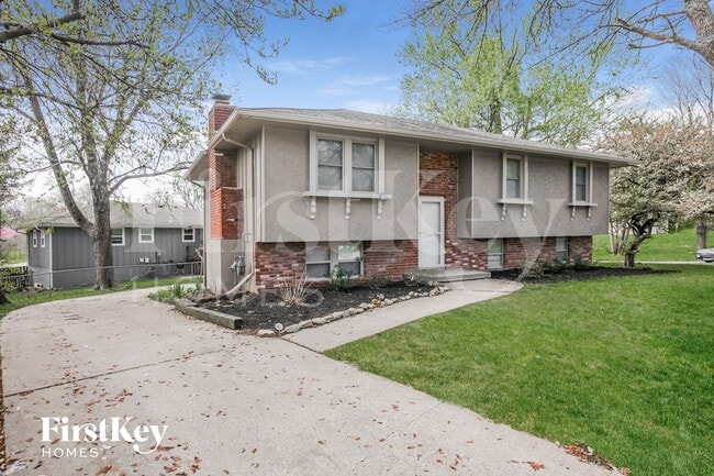 Photo - 606 NE Park Cir