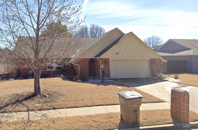 Building Photo - Large | 4 Bed | 3 Bath | South Tulsa